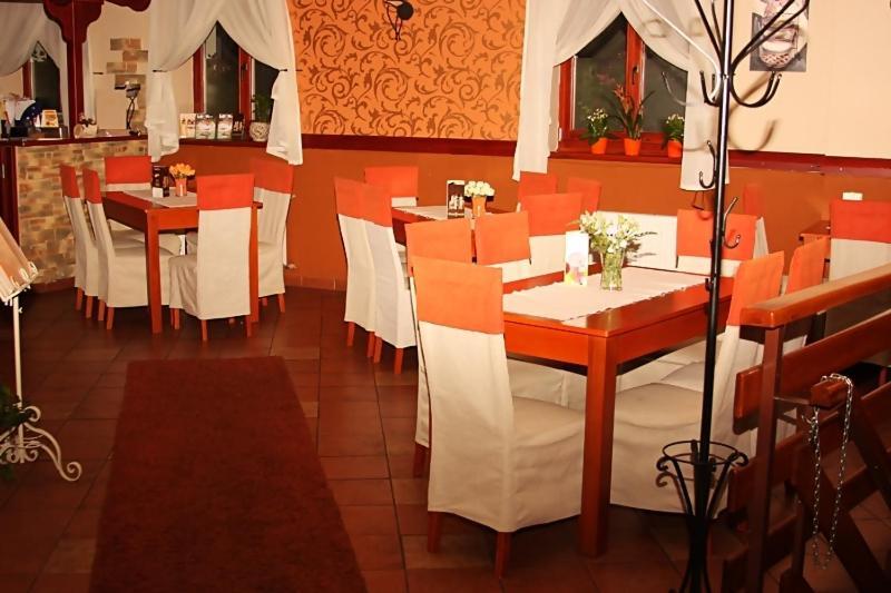 Olymp Penzion Komarno Ngoại thất bức ảnh